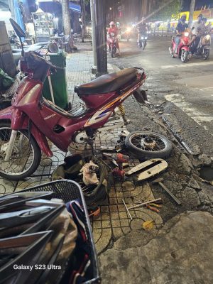 Sửa xe máy tại đường Hoàng Văn Thụ Ban Đêm