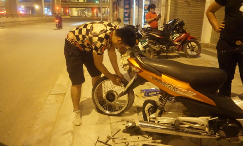 sửa xe lưu động quận 3 ban đêm