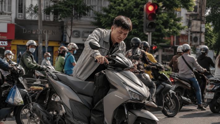 Xe Máy Chết Máy Khi Dừng Đèn Đỏ Là Bị Gì