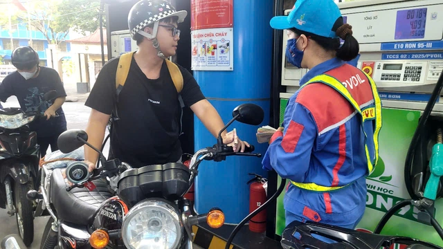 Xăng E10 Tác Động Thế Nào Lên Động Cơ Xe Máy ? với xe cũ thì xử lý thế nào ?